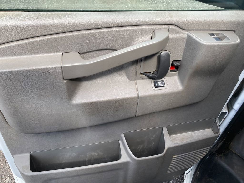 Used 2022 GMC Savana 3500 w/ Power Convenience Package image 11