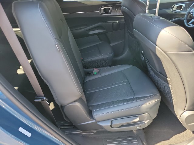 Used 2025 Kia Sorento EX AWD/4WD image 22
