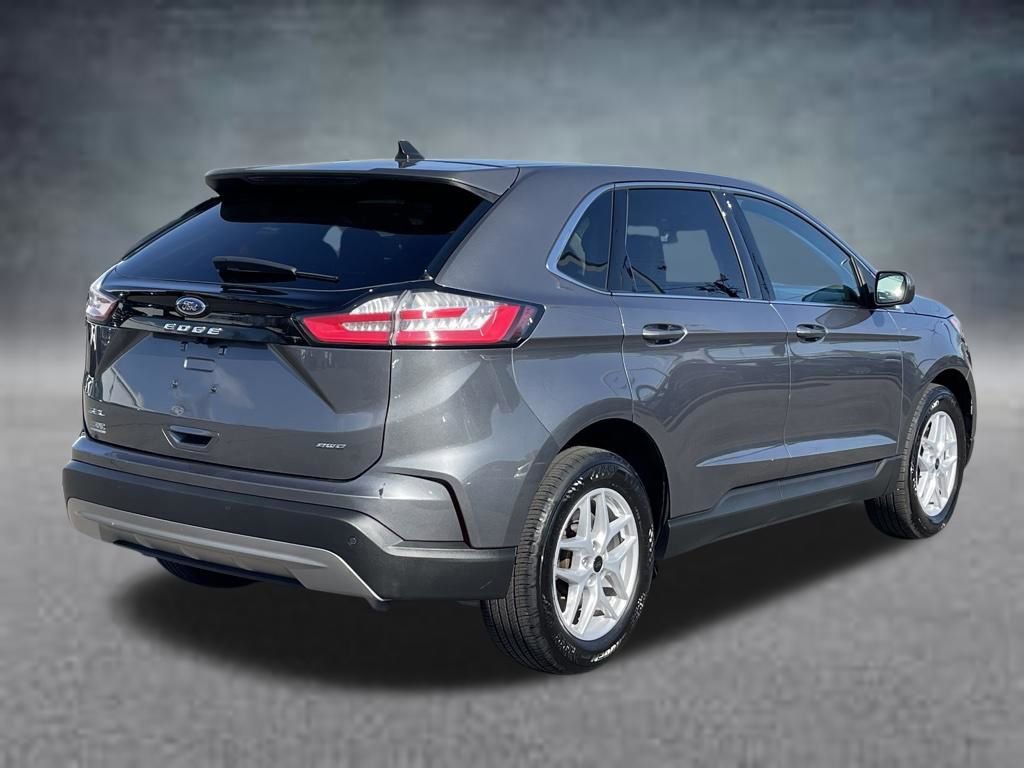Used 2024 Ford Edge SEL image 3