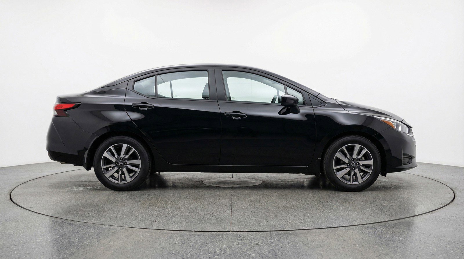Used 2025 Nissan Versa SV image 11