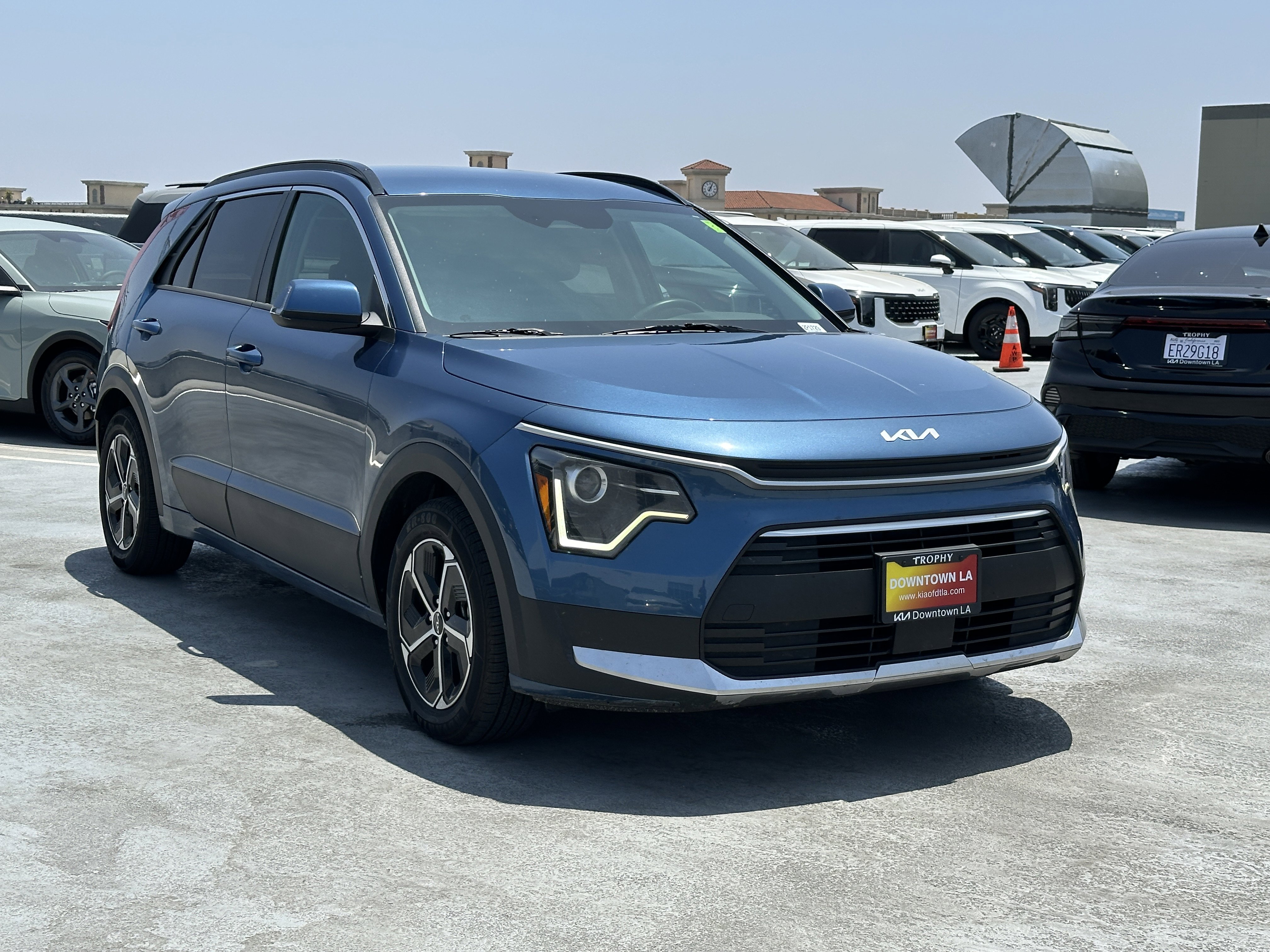 Used 2023 Kia Niro EX FWD image 10