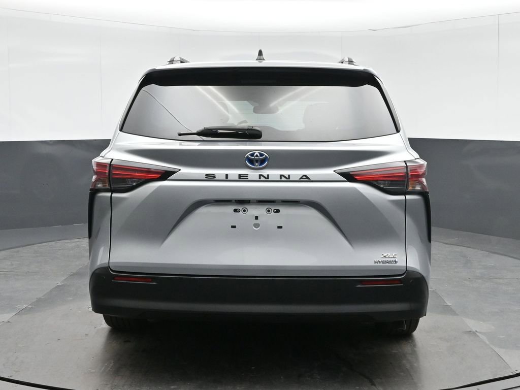 Used 2021 Toyota Sienna XLE w/ XLE Plus Package image 6