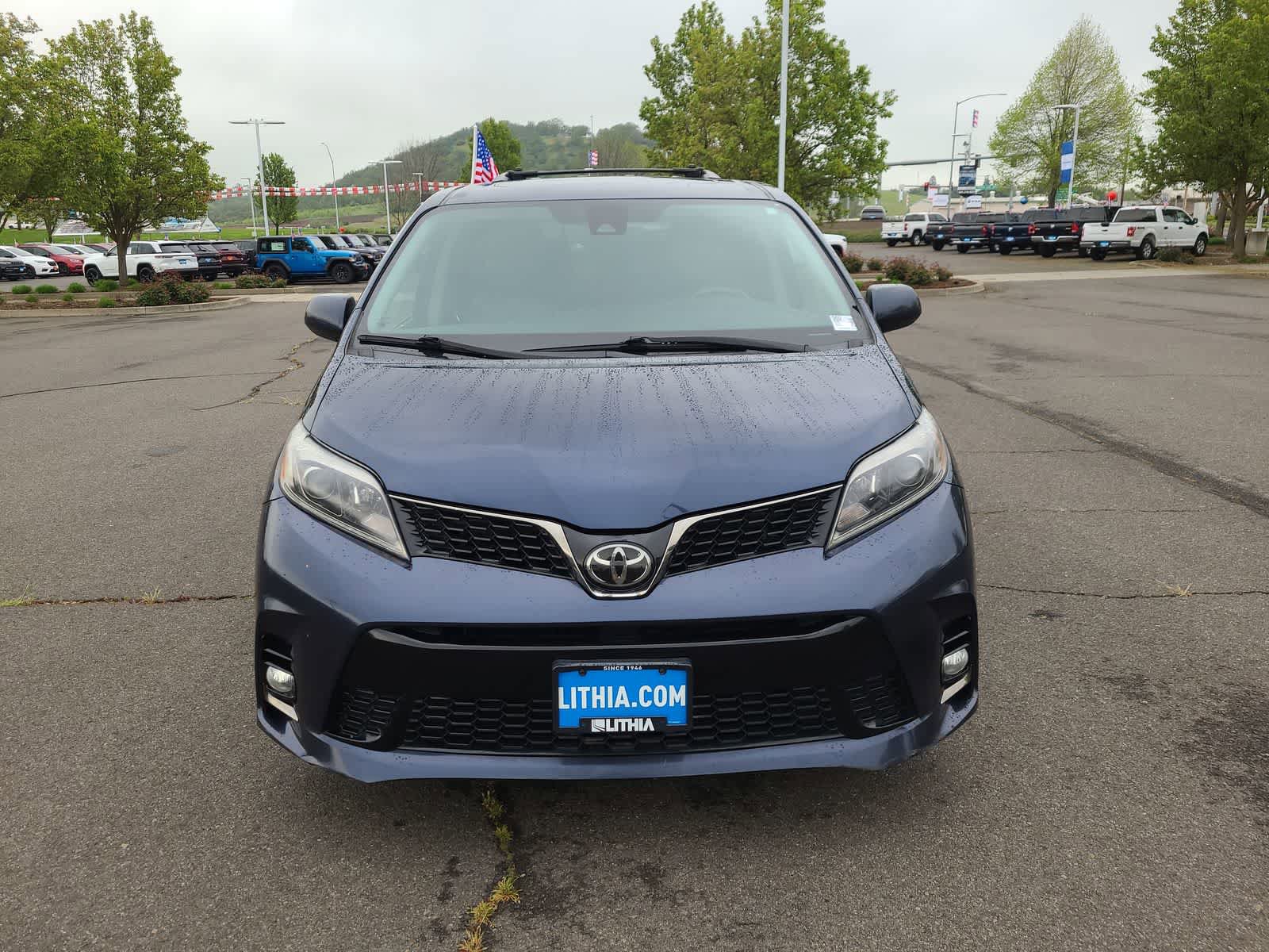 Used 2019 Toyota Sienna SE w/ SE Preferred Package AWD/4WD image 14