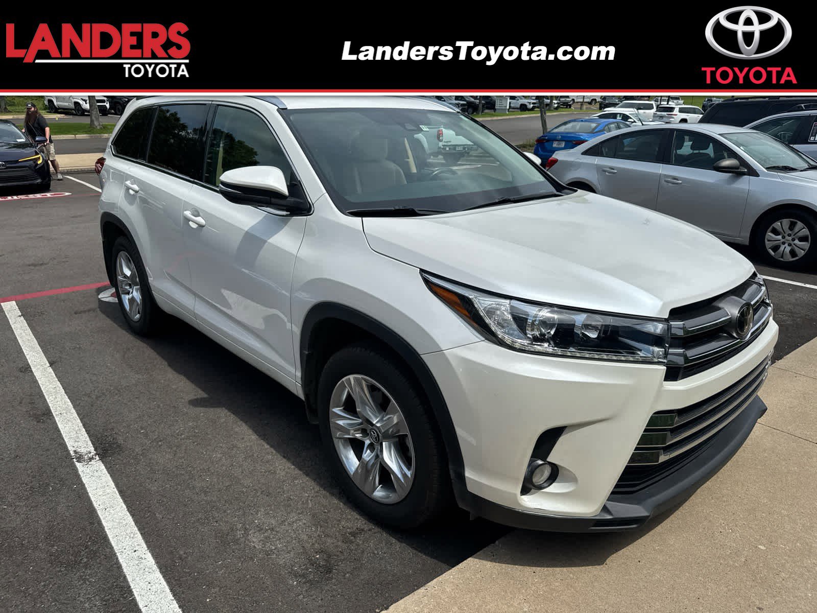 Used 2017 Toyota Highlander Limited FWD video 1