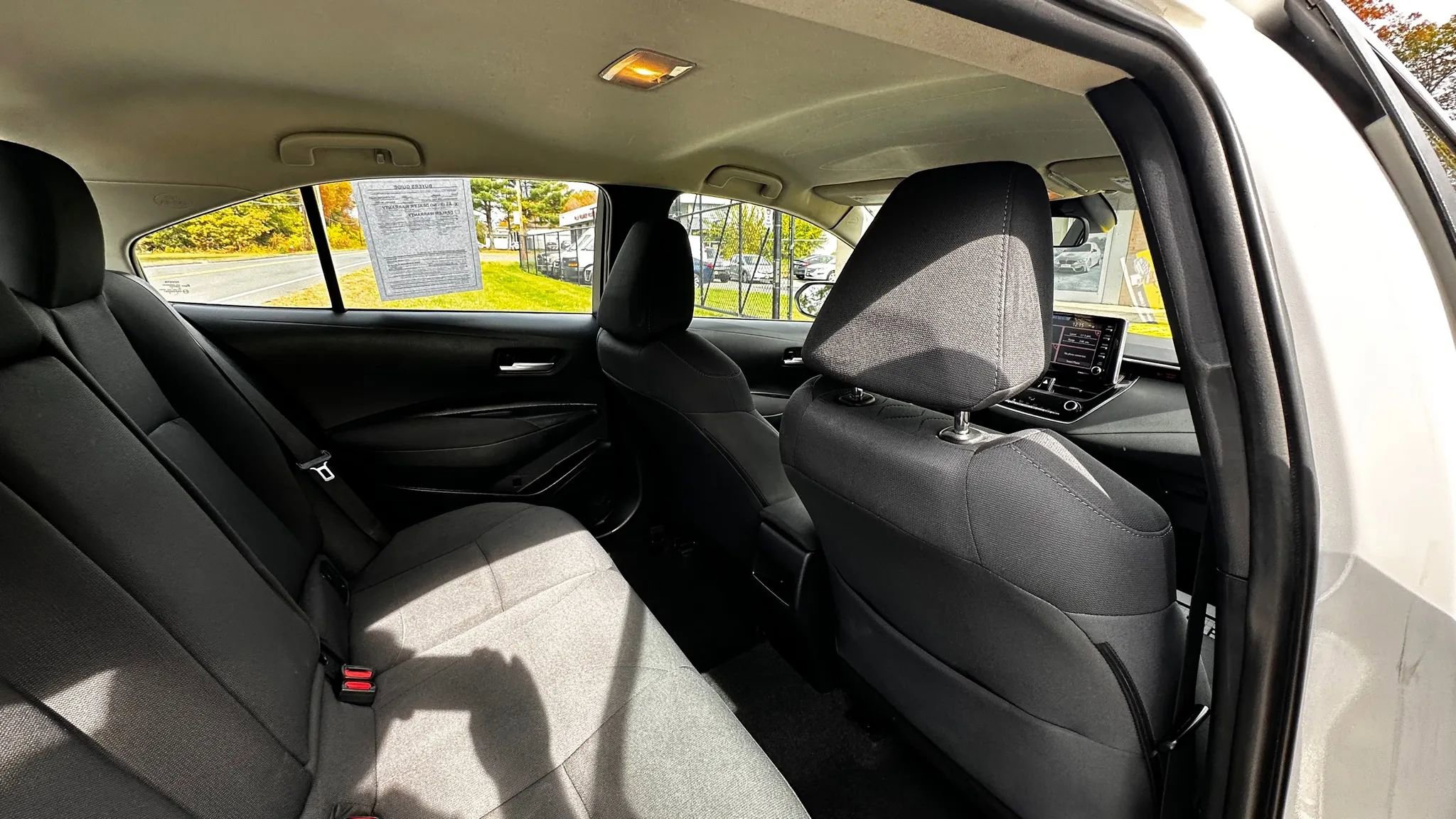 Used 2021 Toyota Corolla LE w/ LE Convenience Package FWD image 27