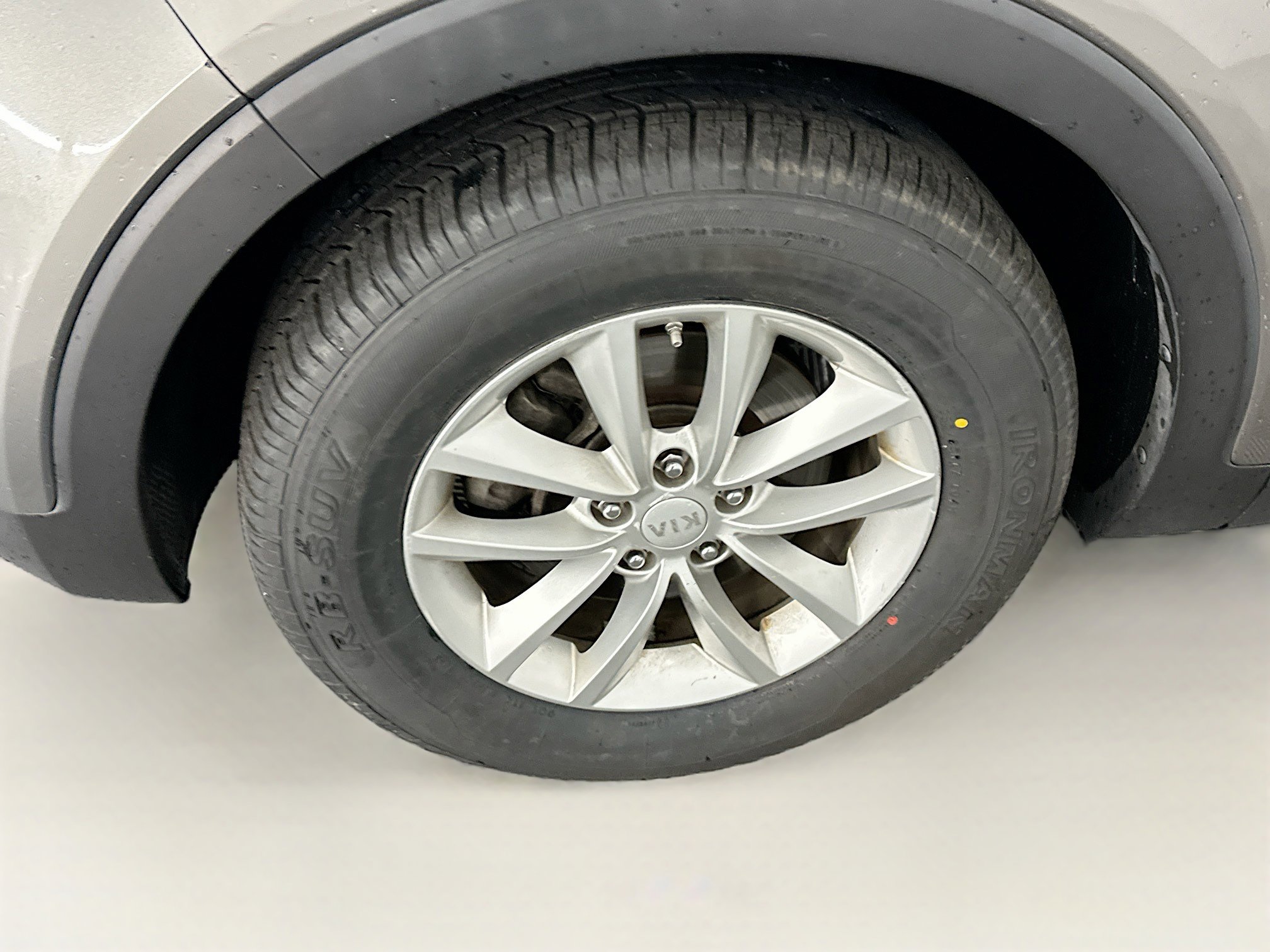 Used 2017 Kia Sorento LX w/ LX Convenience Package image 11