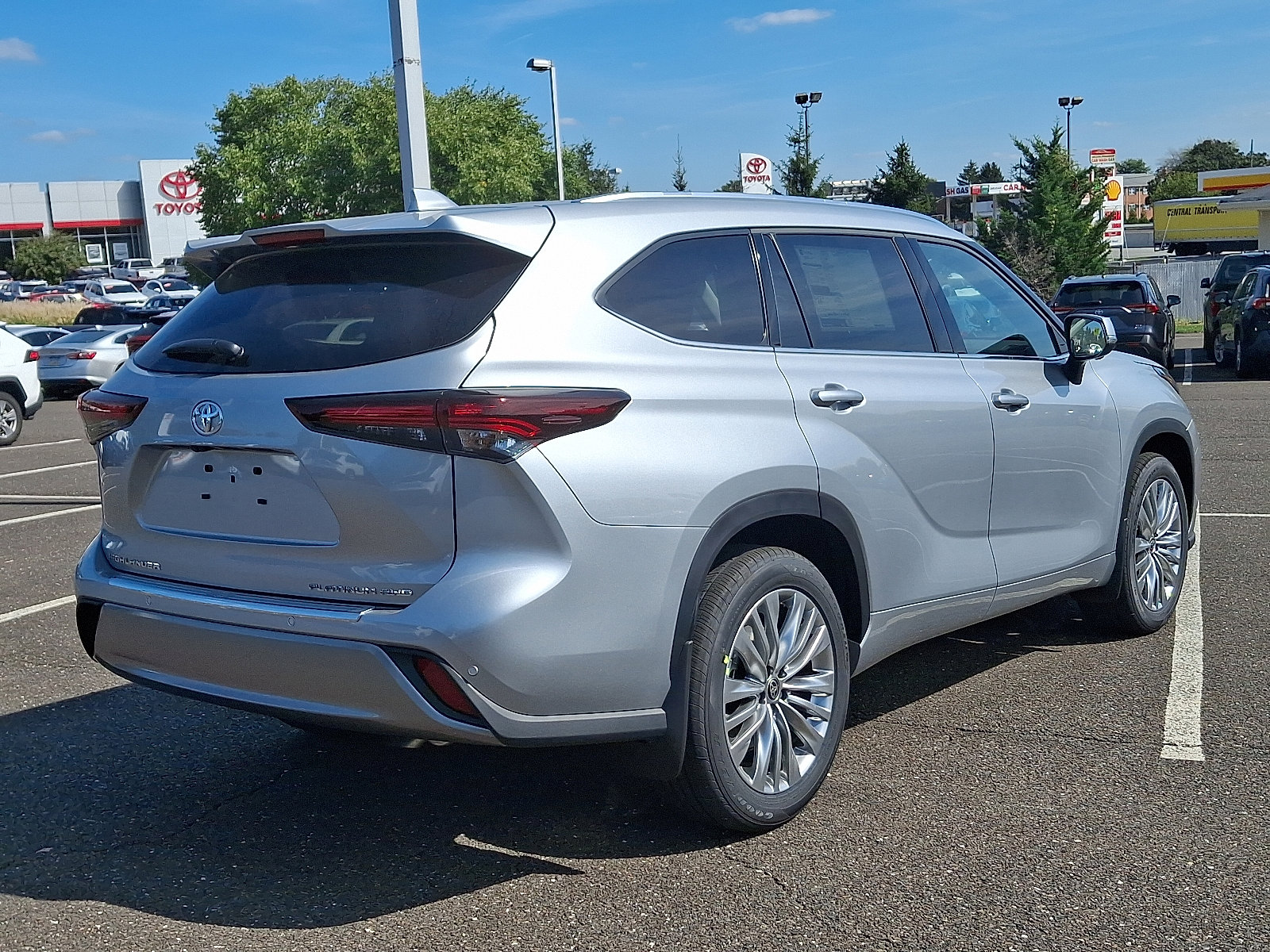 New 2025 Toyota Highlander Platinum image 6