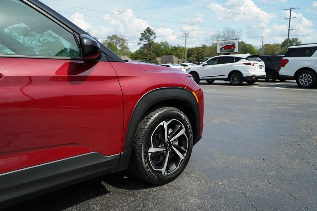Used 2021 Chevrolet TrailBlazer RS w/ Technology Package image 11