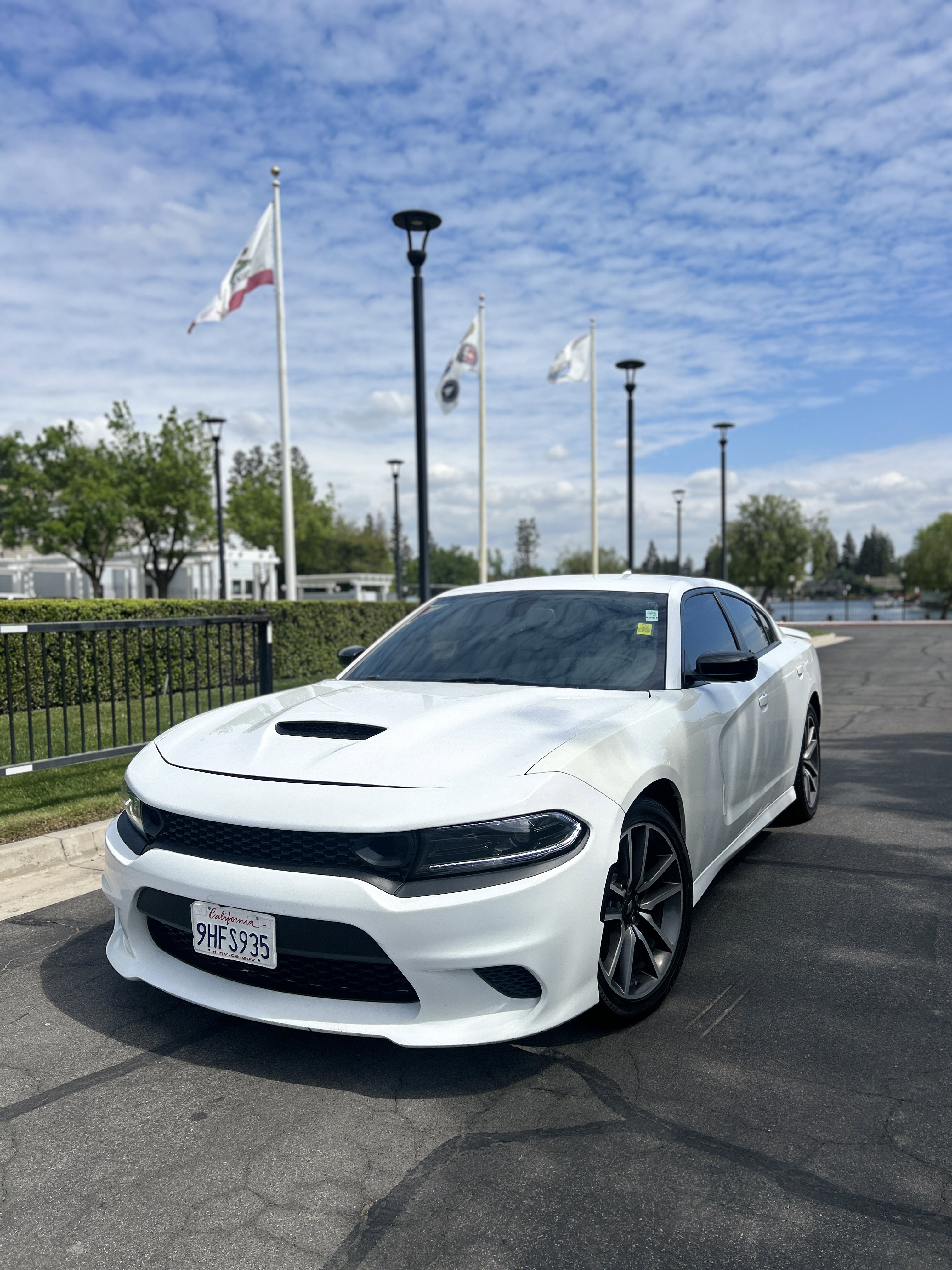 Used 2023 Dodge Charger R/T w/ Navigation & Travel Group image 2