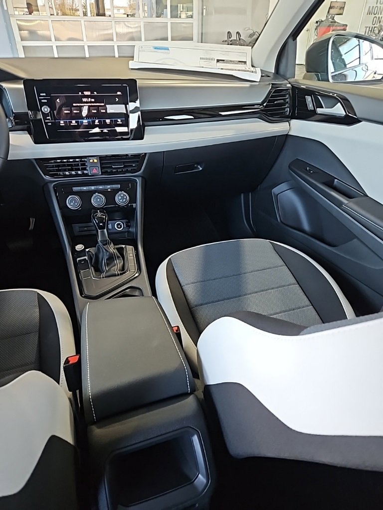 New 2026 Volkswagen Taos S image 23