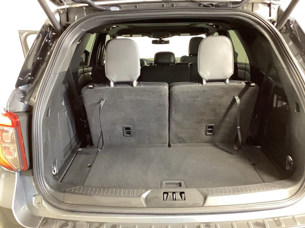 Used 2024 Ford Explorer ST image 35