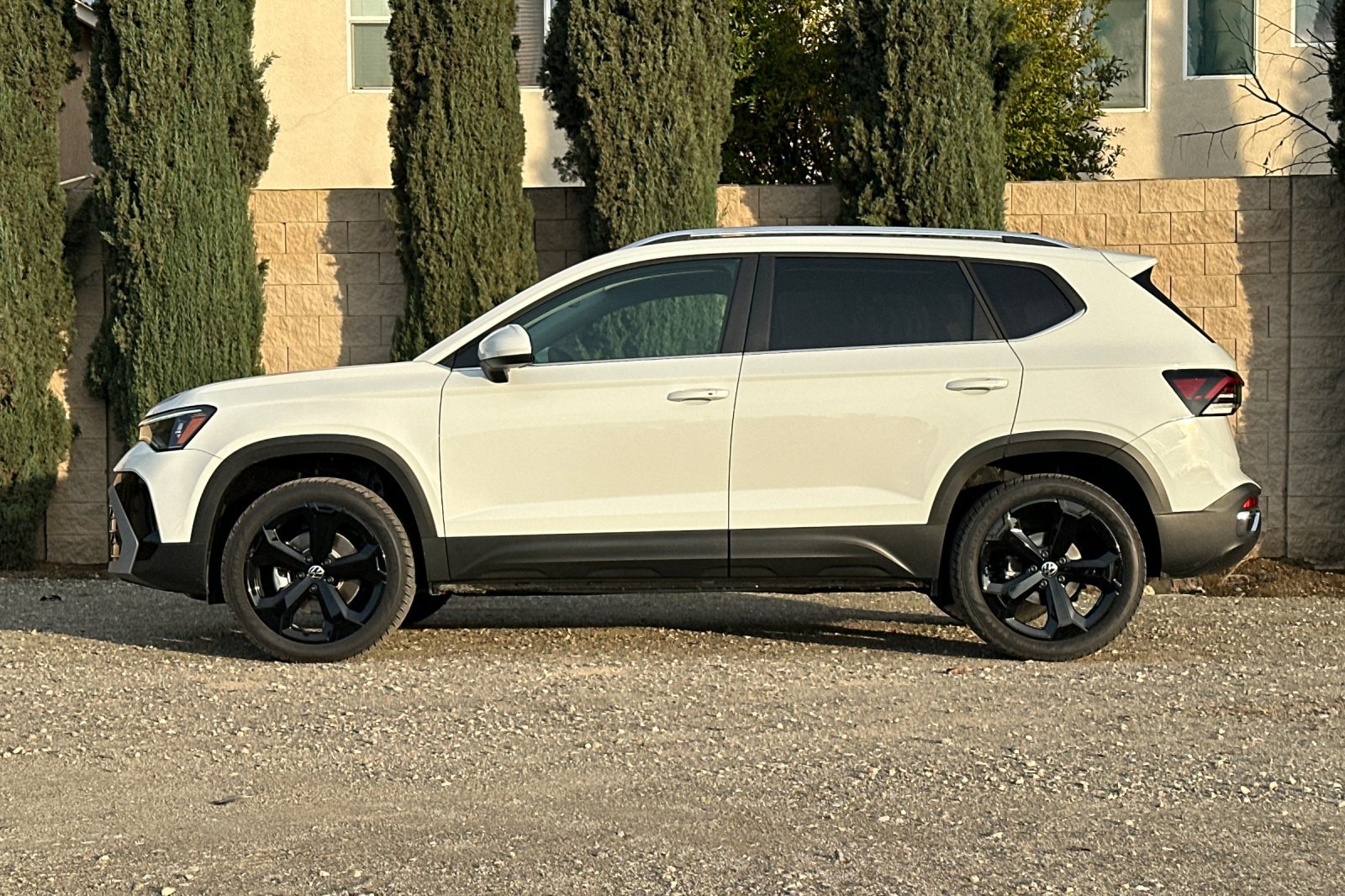 New 2026 Volkswagen Taos SEL image 7