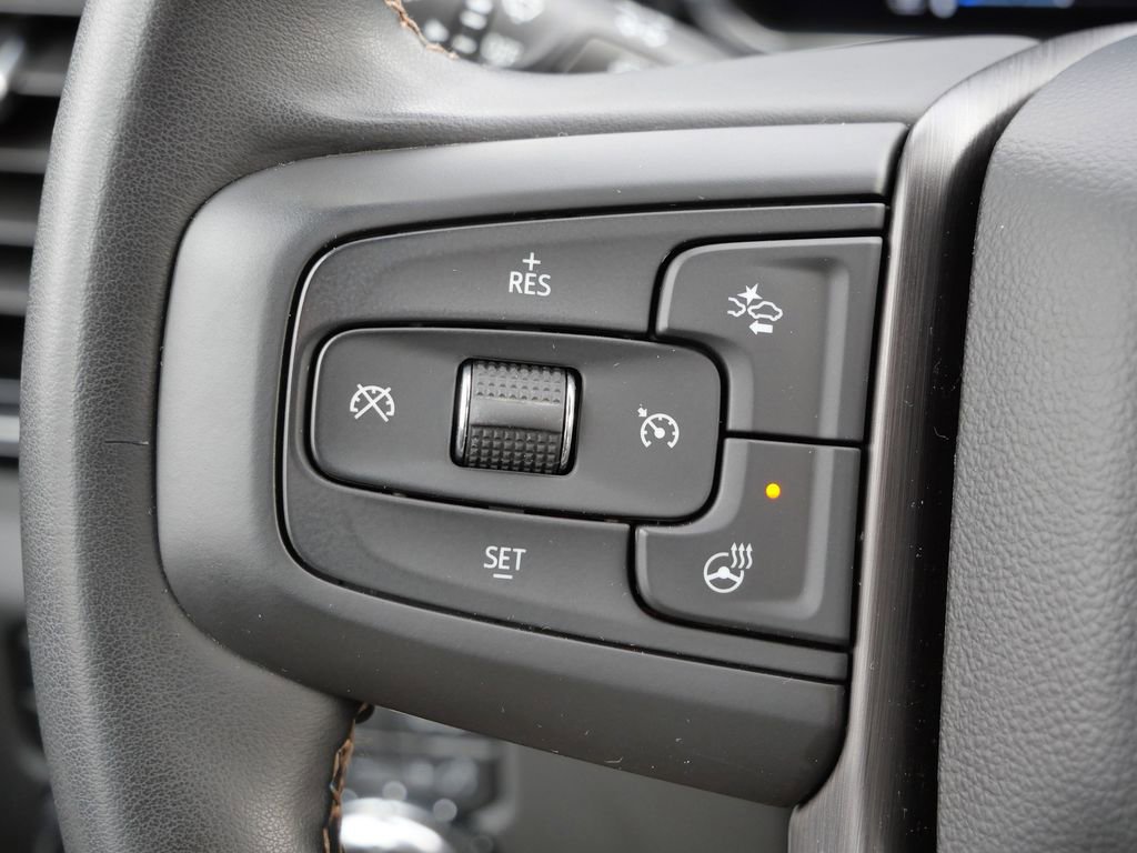 Used 2025 GMC Sierra 2500 AT4 image 39