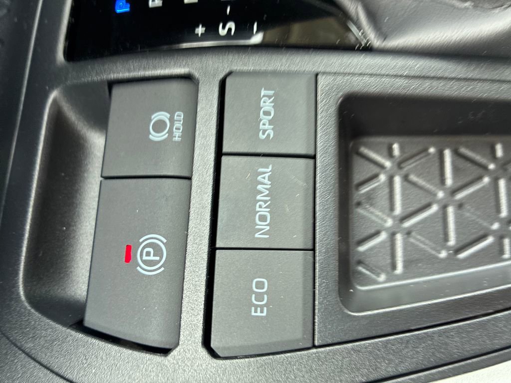 New 2025 Toyota RAV4 XLE image 39