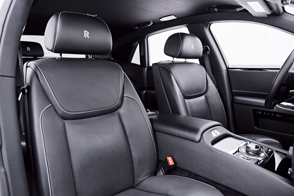 Used 2018 Rolls-Royce Ghost RWD image 53