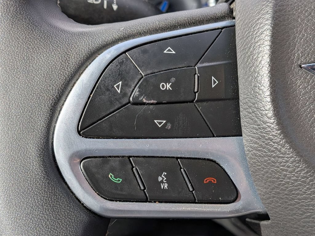 Used 2025 Chrysler Pacifica Select FWD image 20