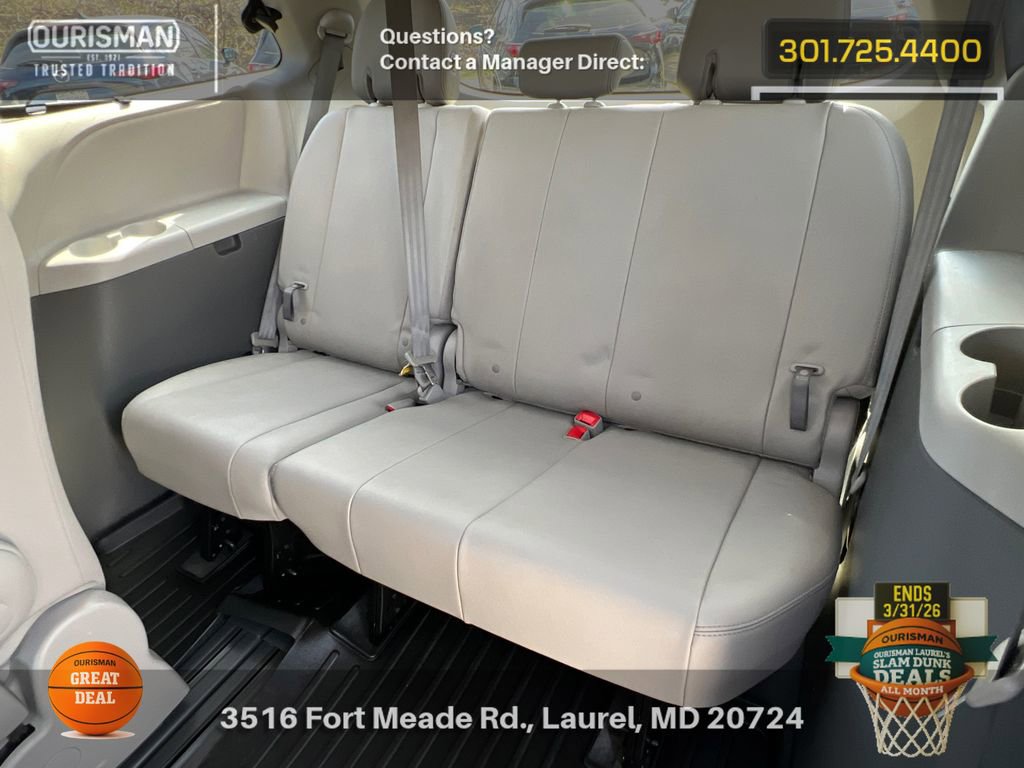 Used 2015 Toyota Sienna XLE w/ XLE Navigation Package image 19