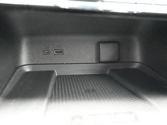 Used 2024 Chevrolet Traverse Z71 w/ LPO, Floor Liner Package image 43