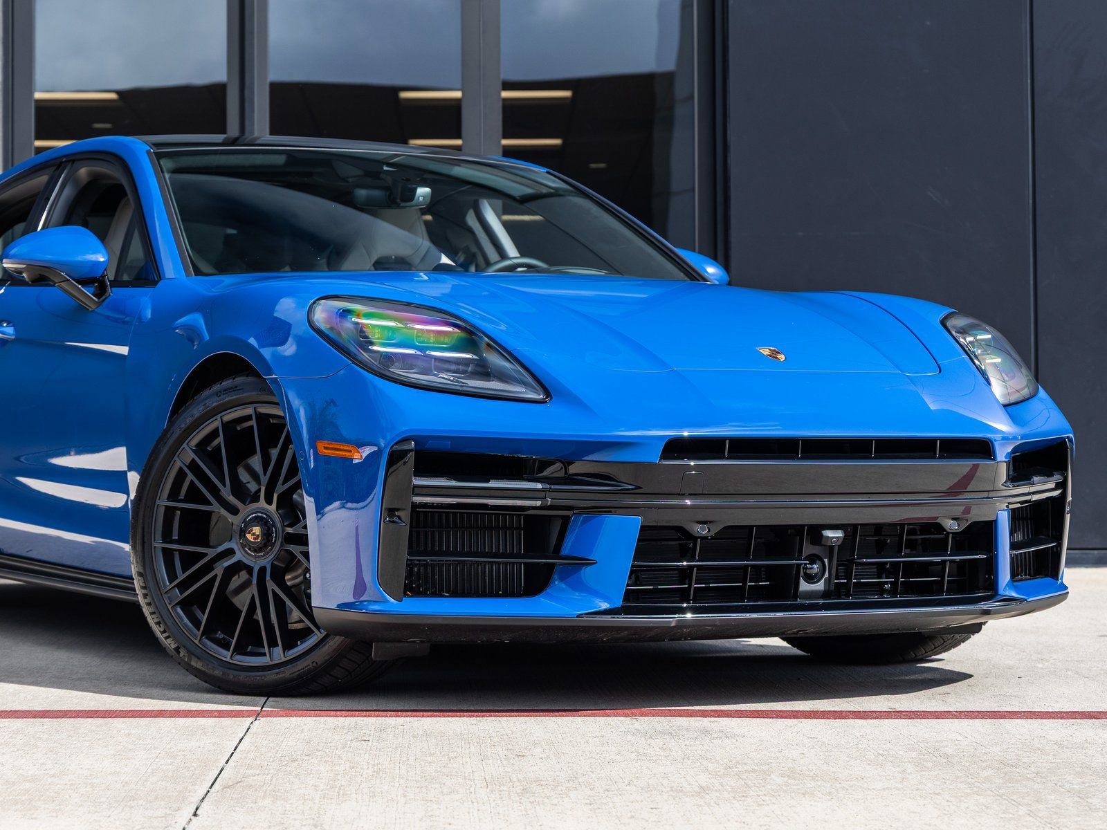 Used 2025 Porsche Panamera GTS image 9