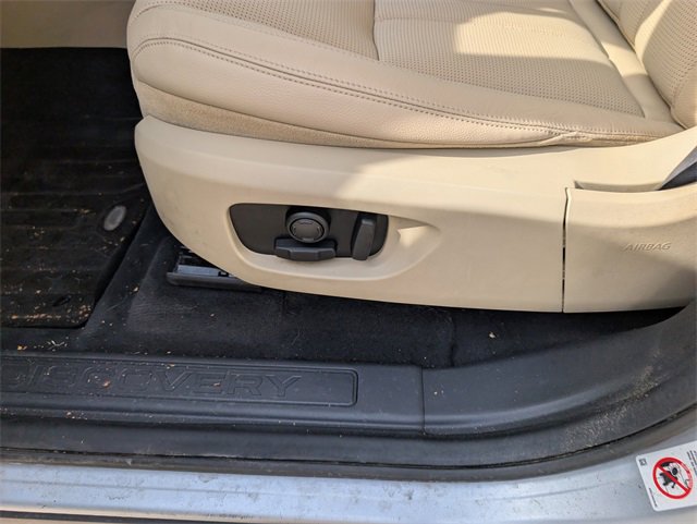 Used 2017 Land Rover Discovery Sport HSE image 17