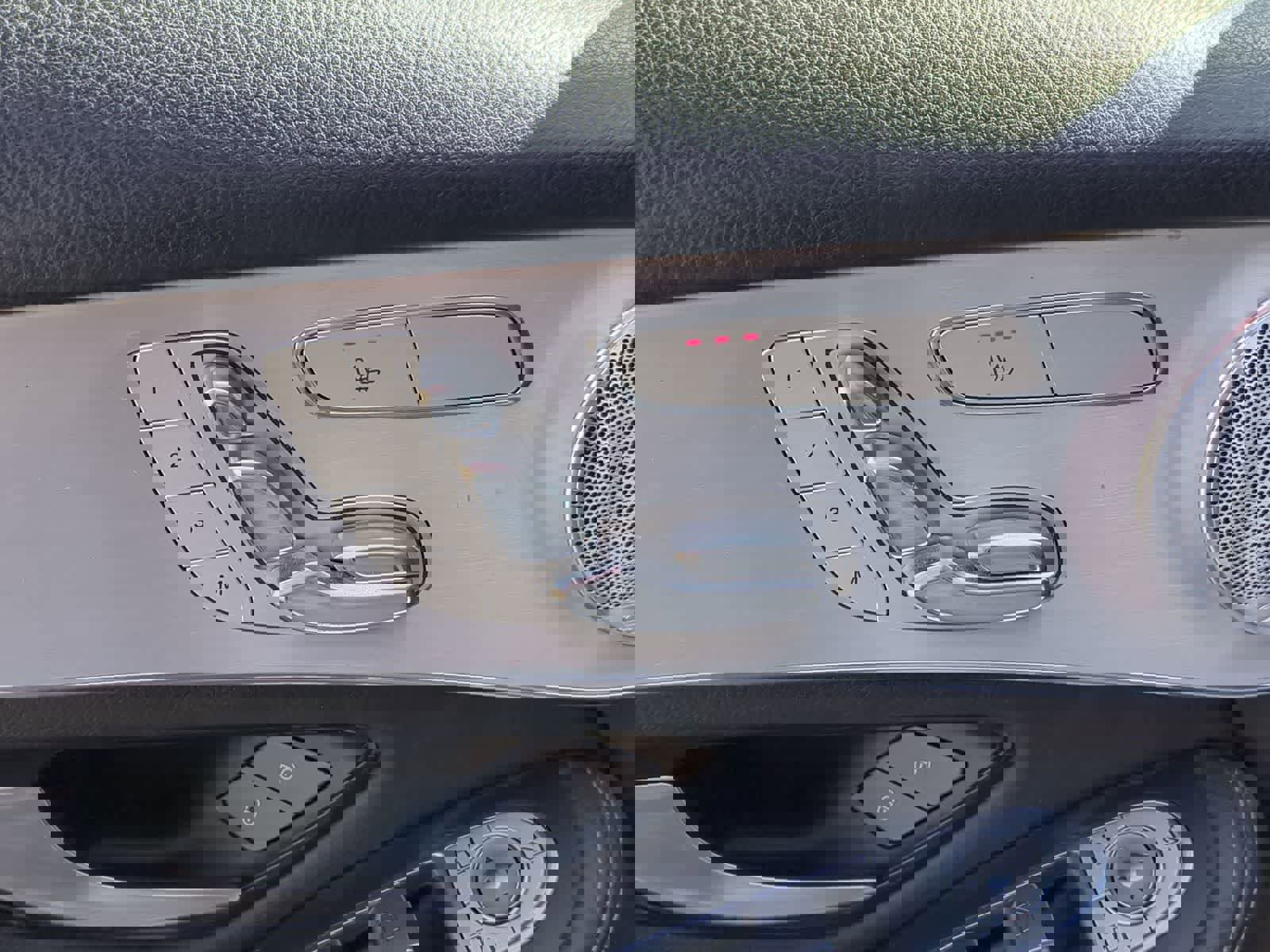 Used 2019 Mercedes-Benz GLC 300 4MATIC image 17