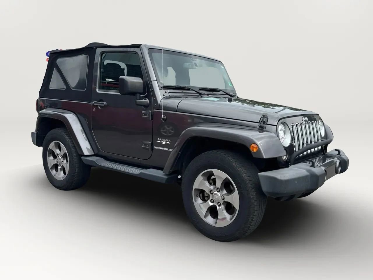 Used 2017 Jeep Wrangler Sahara w/ Connectivity Group AWD/4WD image 1