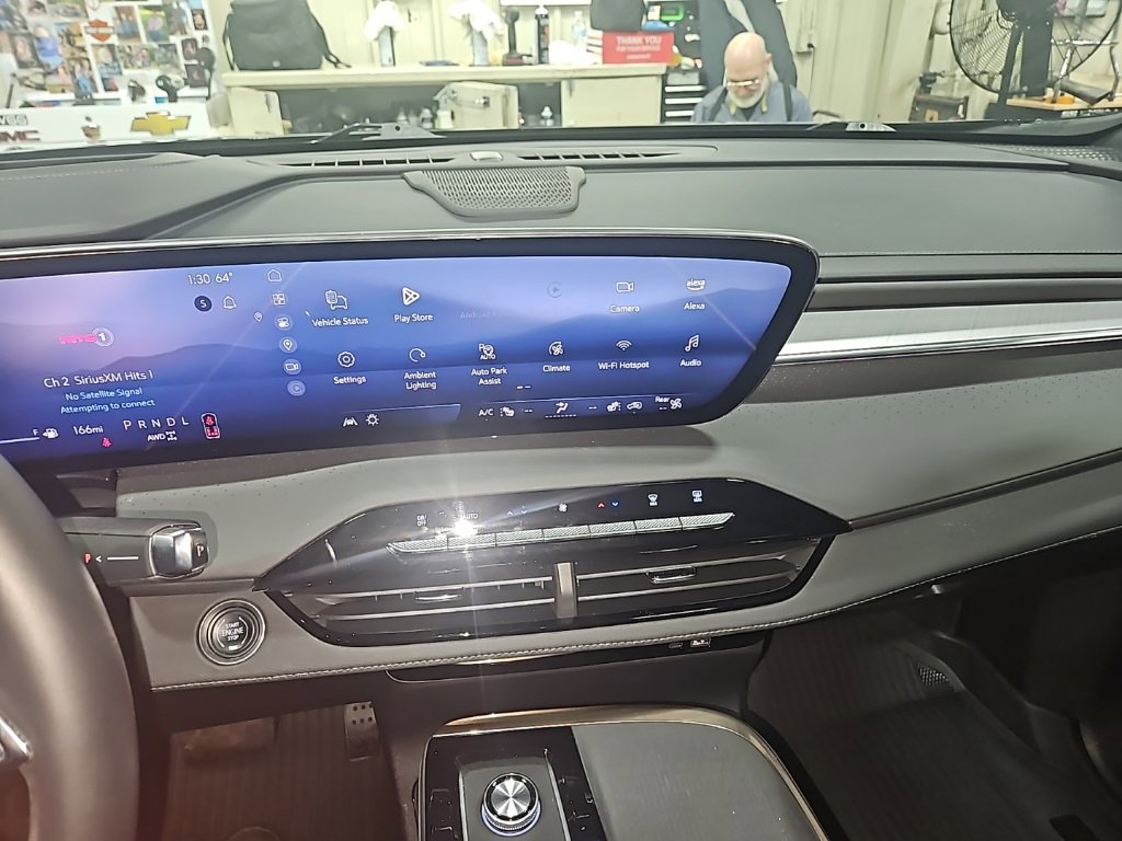 Certified 2025 Buick Enclave Avenir w/ Super Cruise Package image 18