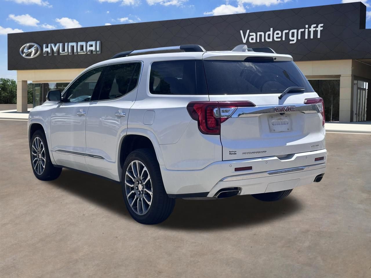Used 2021 GMC Acadia Denali AWD/4WD image 8