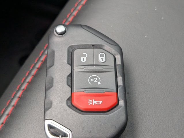 Used 2026 Jeep Wrangler Unlimited Rubicon AWD/4WD image 33