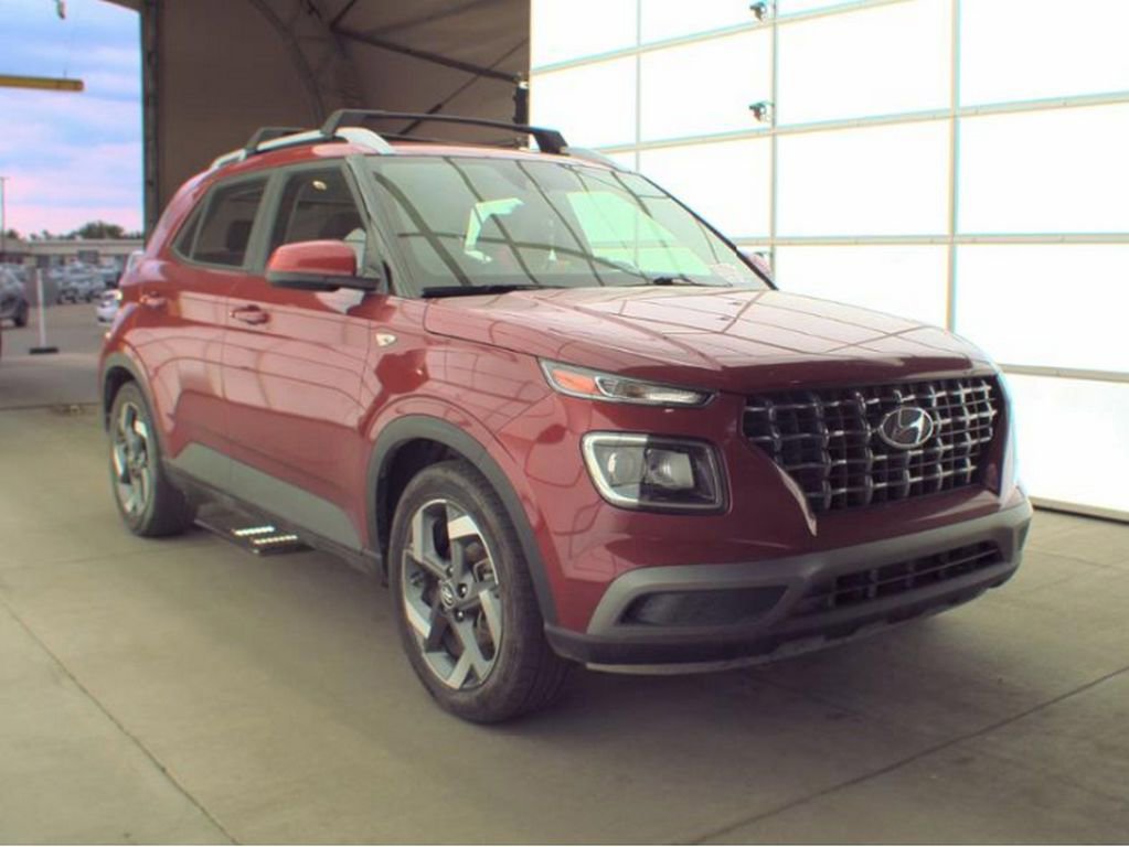 Used 2021 Hyundai Venue SEL FWD image 3