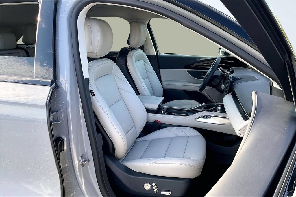 New 2026 Lincoln Nautilus Premier AWD/4WD image 11