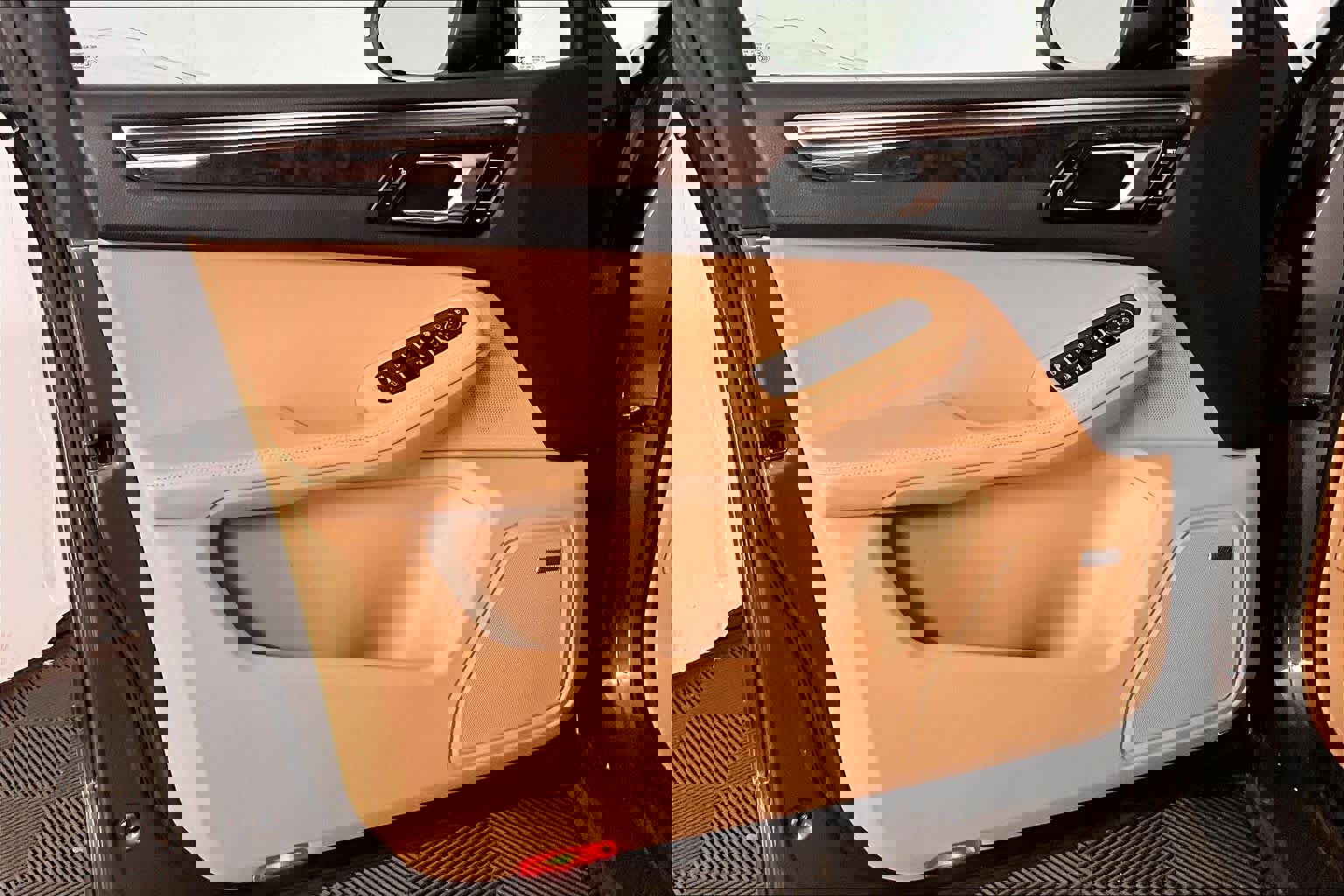 Used 2018 Porsche Macan S image 21