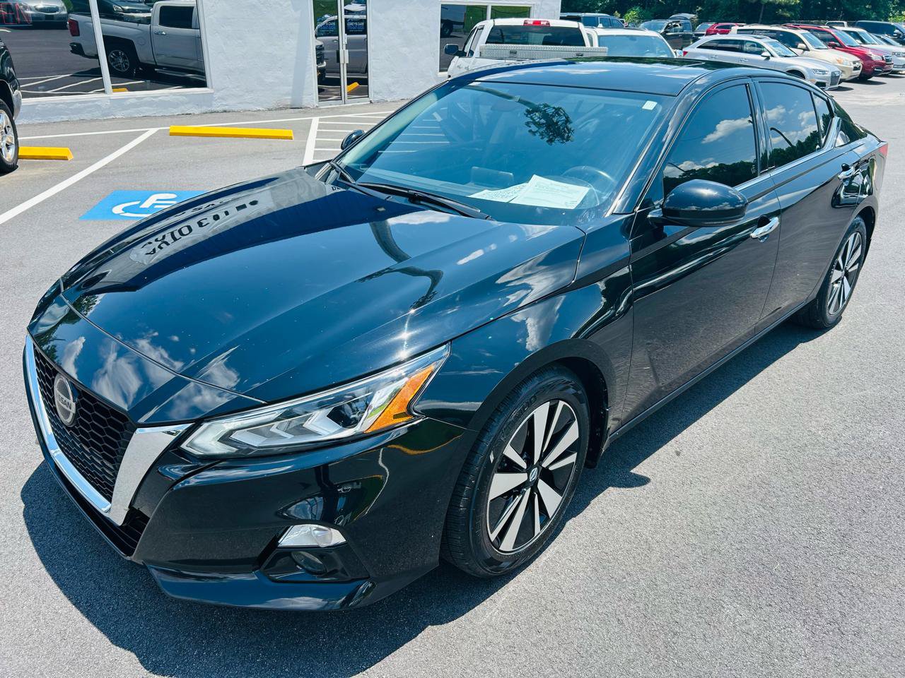Used 2021 Nissan Altima 2.5 SL FWD image 1