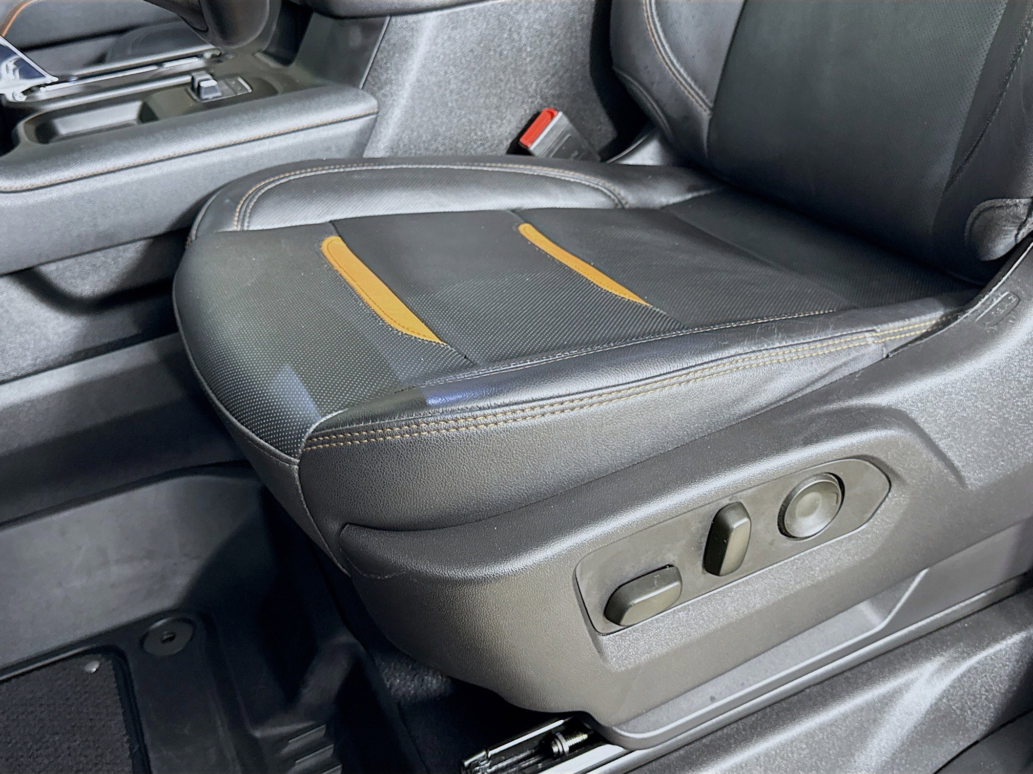 Used 2024 GMC Sierra 2500 AT4 w/ Technology Package image 20