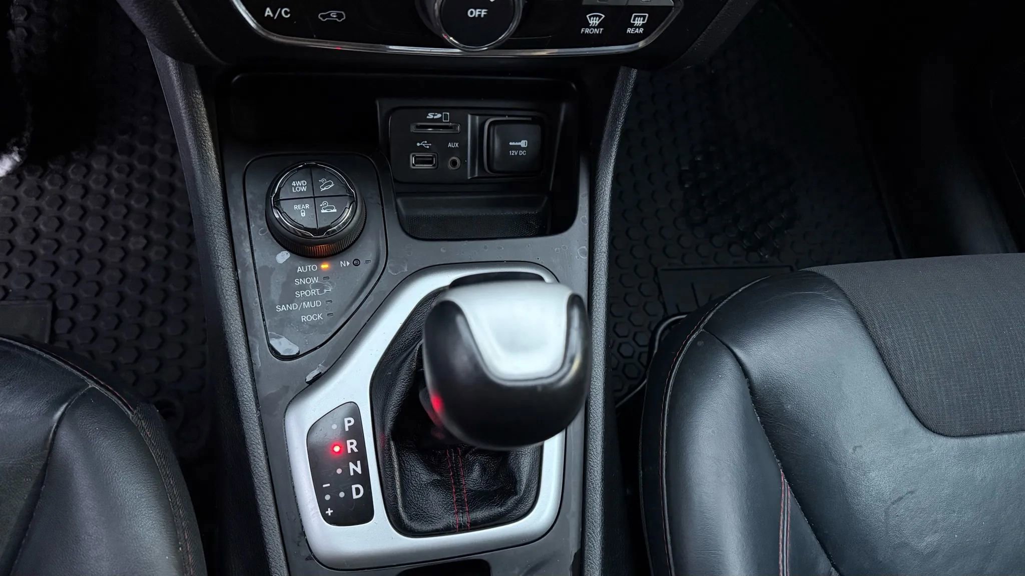 Used 2016 Jeep Cherokee Trailhawk image 21