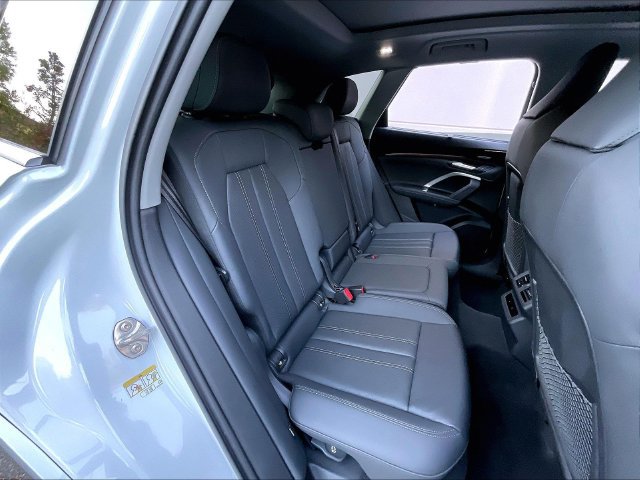 Used 2025 Audi Q5 Premium Plus w/ Premium Plus AWD/4WD image 22