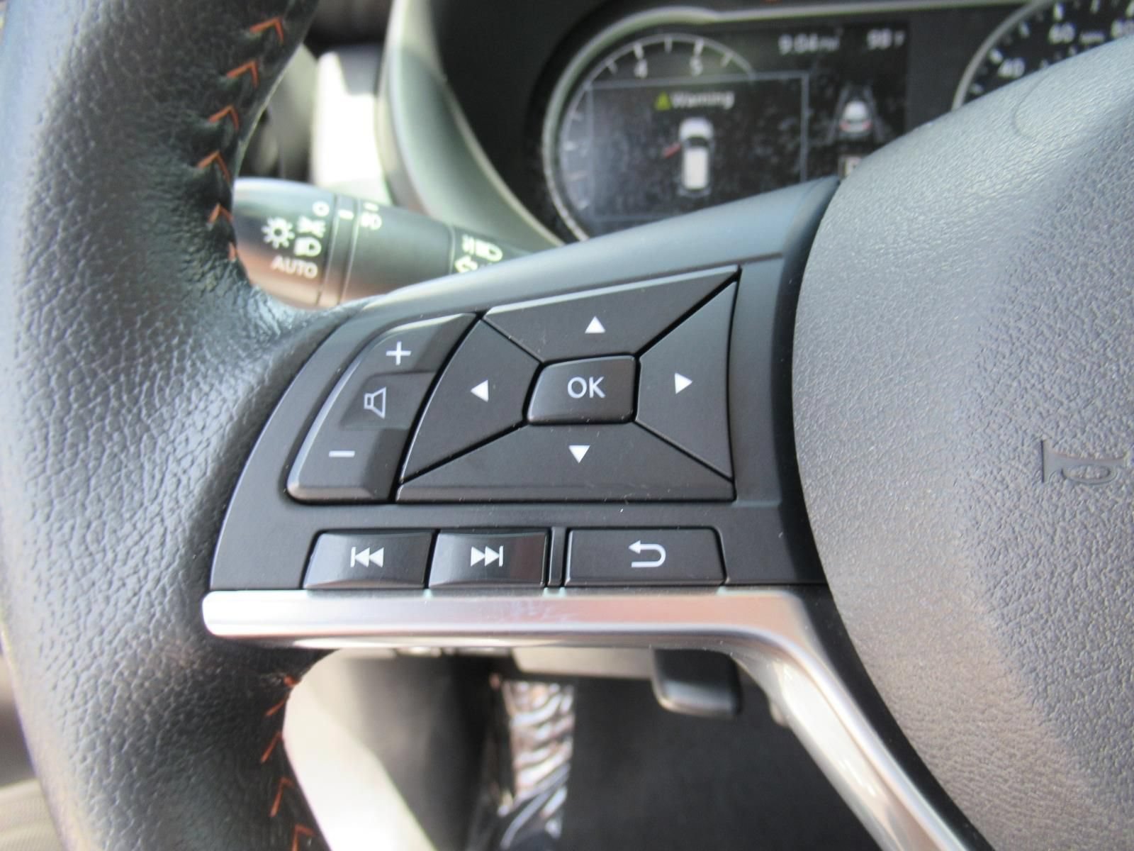 Used 2020 Nissan Kicks SR w/ SR Premium Package FWD image 24