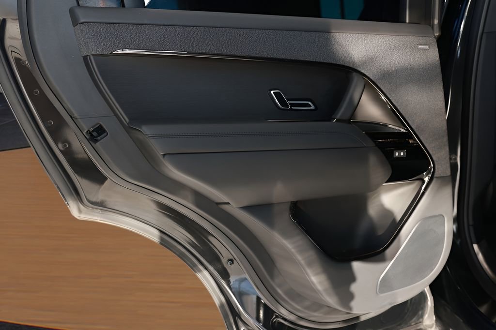 Used 2023 Land Rover Range Rover Sport SE Dynamic image 19