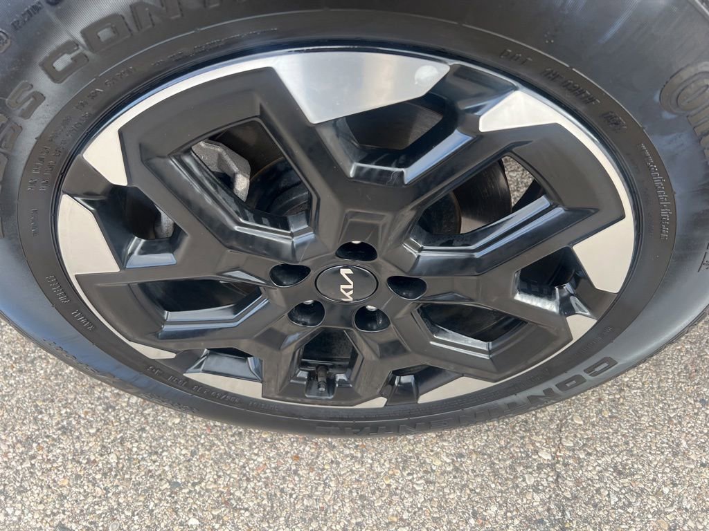 Certified 2025 Kia Sorento S w/ Panoramic Sunroof Package image 41