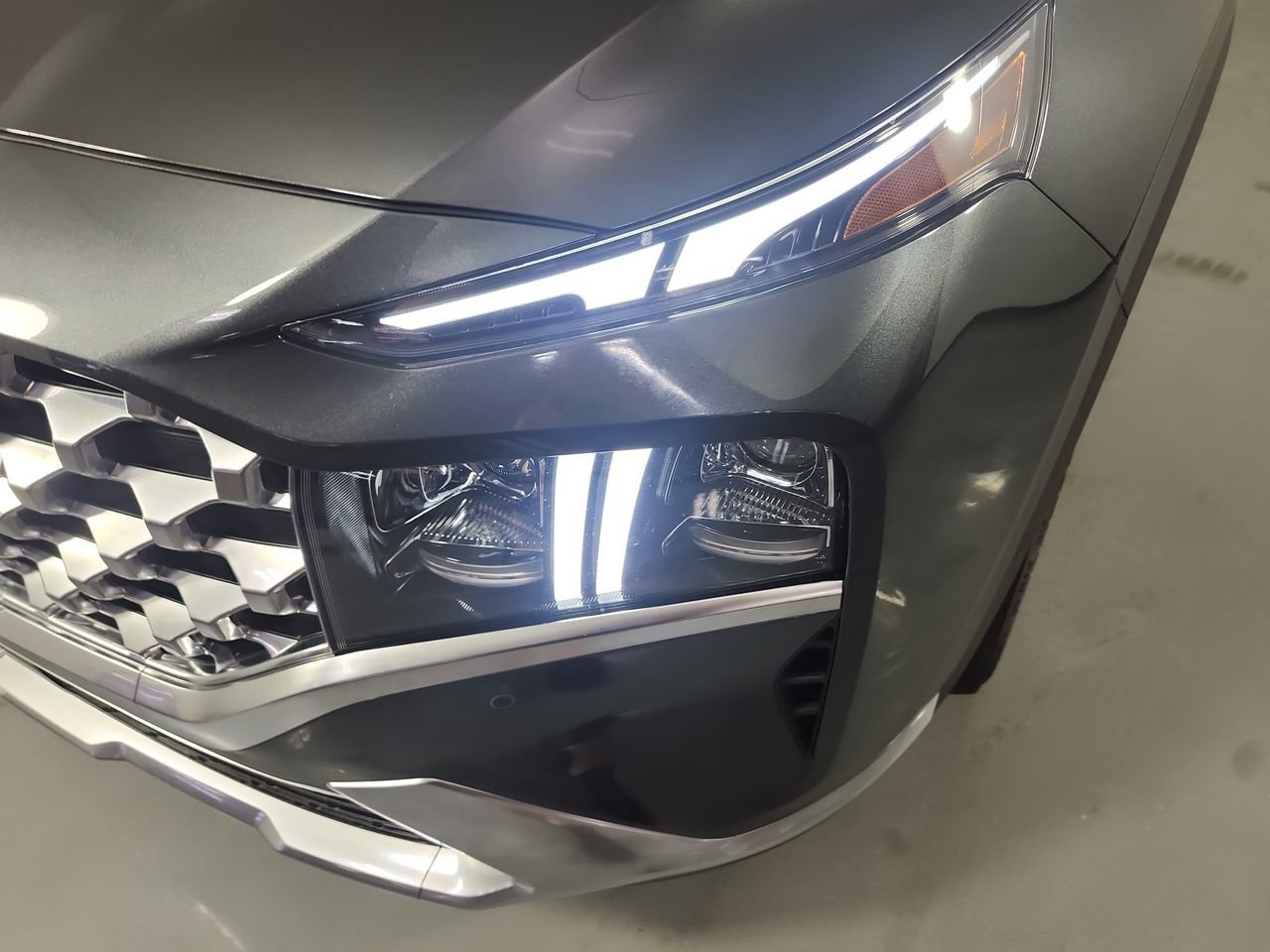 Used 2022 Hyundai Santa Fe Limited AWD/4WD image 28