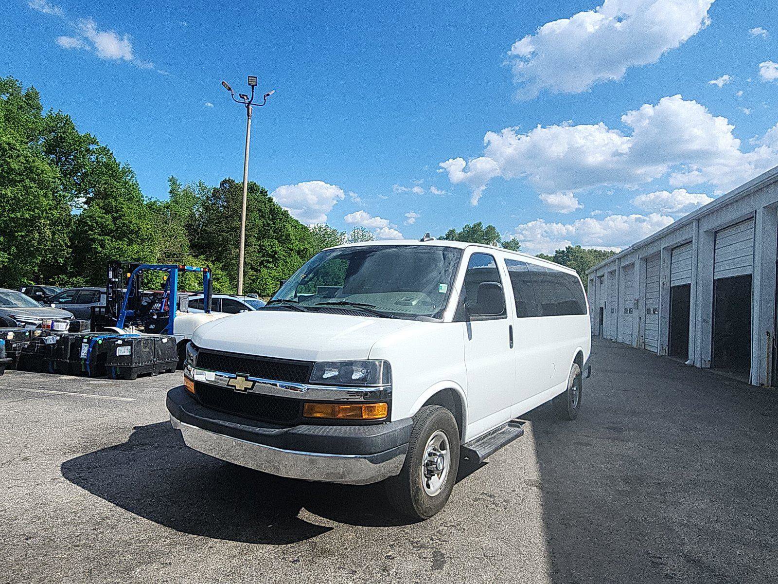 Used 2020 Chevrolet Express 3500 LT w/ LT Preferred Equipment Group RWD image 1