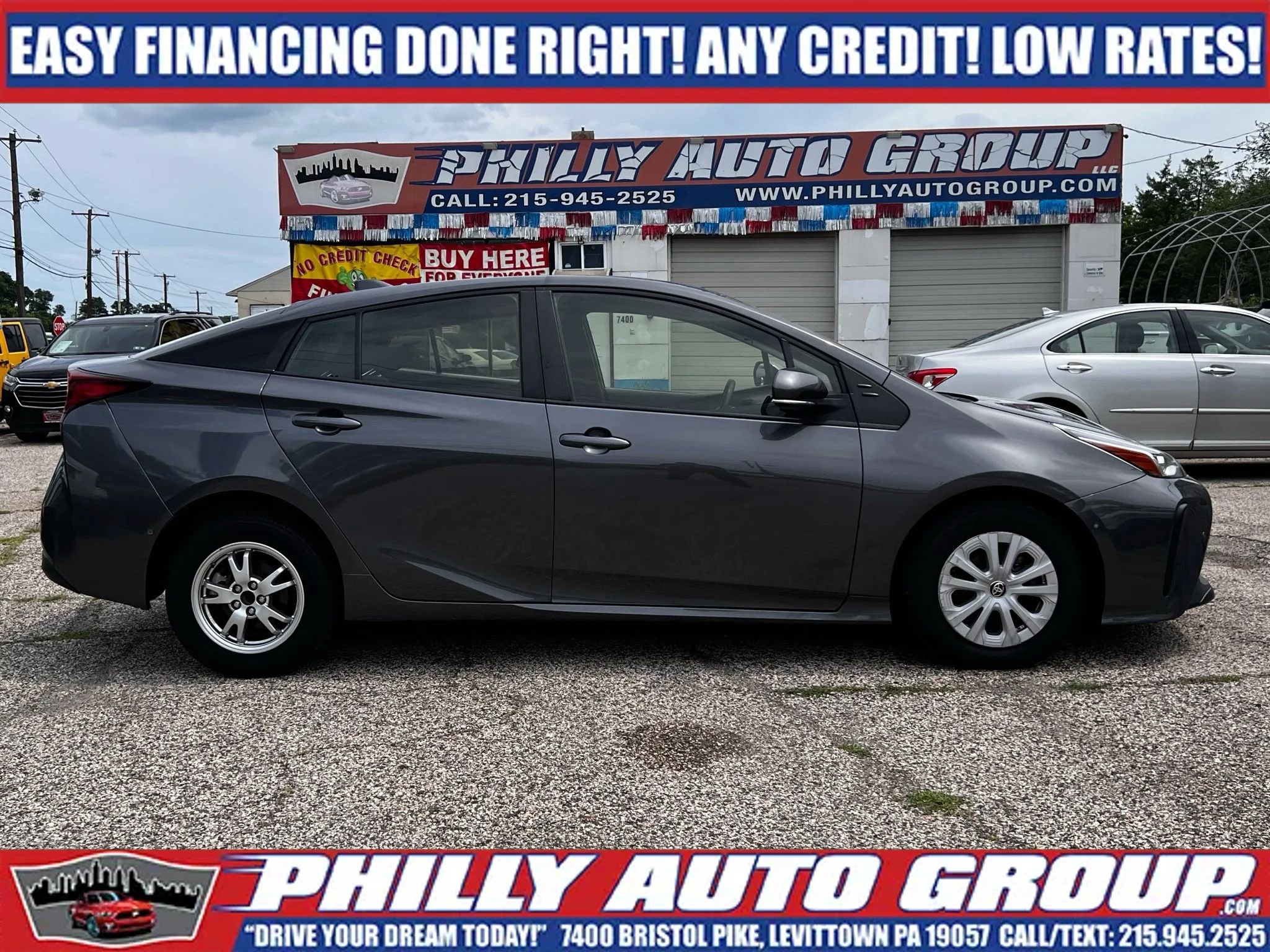 Used 2021 Toyota Prius LE FWD image 5