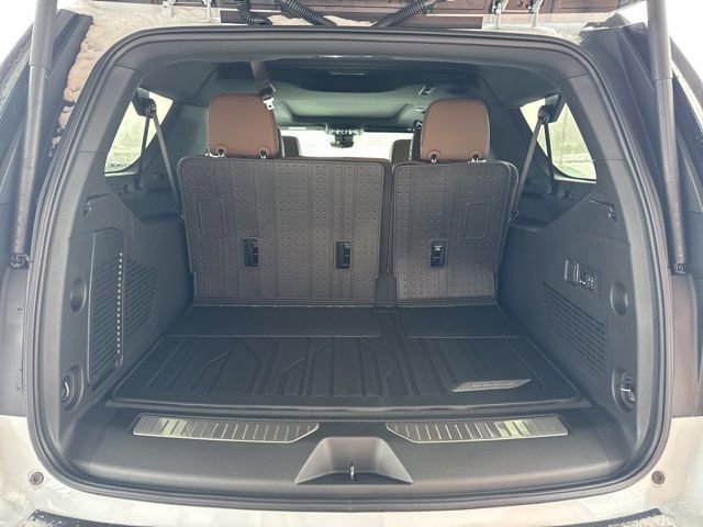 New 2026 Chevrolet Suburban High Country w/ Sun And Tow Package image 31