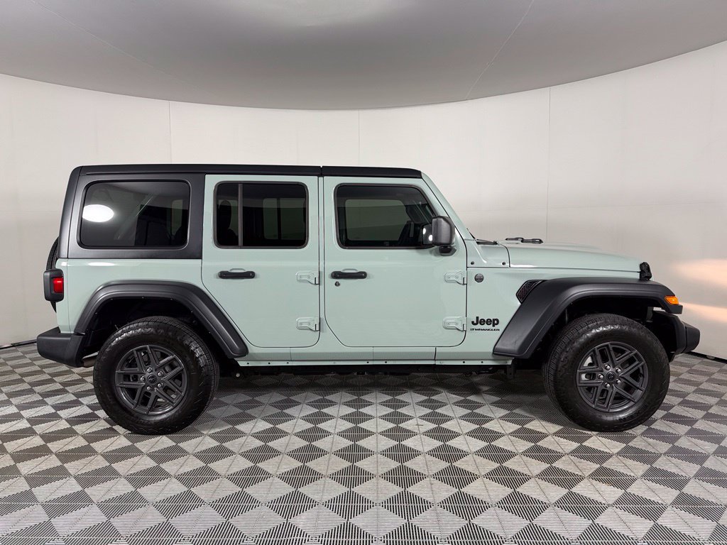 Used 2024 Jeep Wrangler Unlimited Sport AWD/4WD image 5