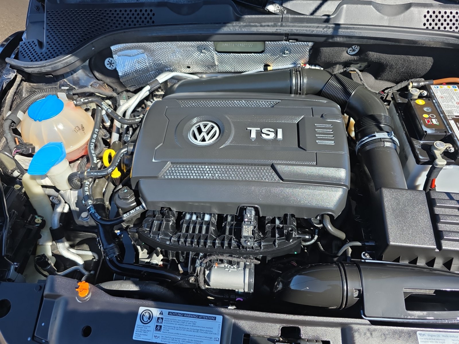 Used 2014 Volkswagen Beetle R-Line FWD image 22