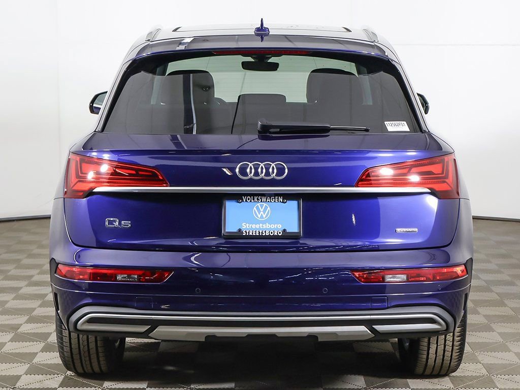 Used 2024 Audi Q5 2.0T Premium w/ Convenience Package image 12
