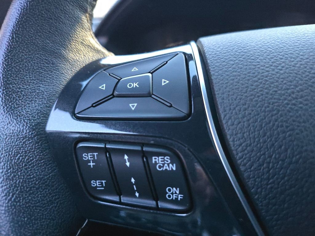 Used 2018 Ford Explorer Platinum image 16