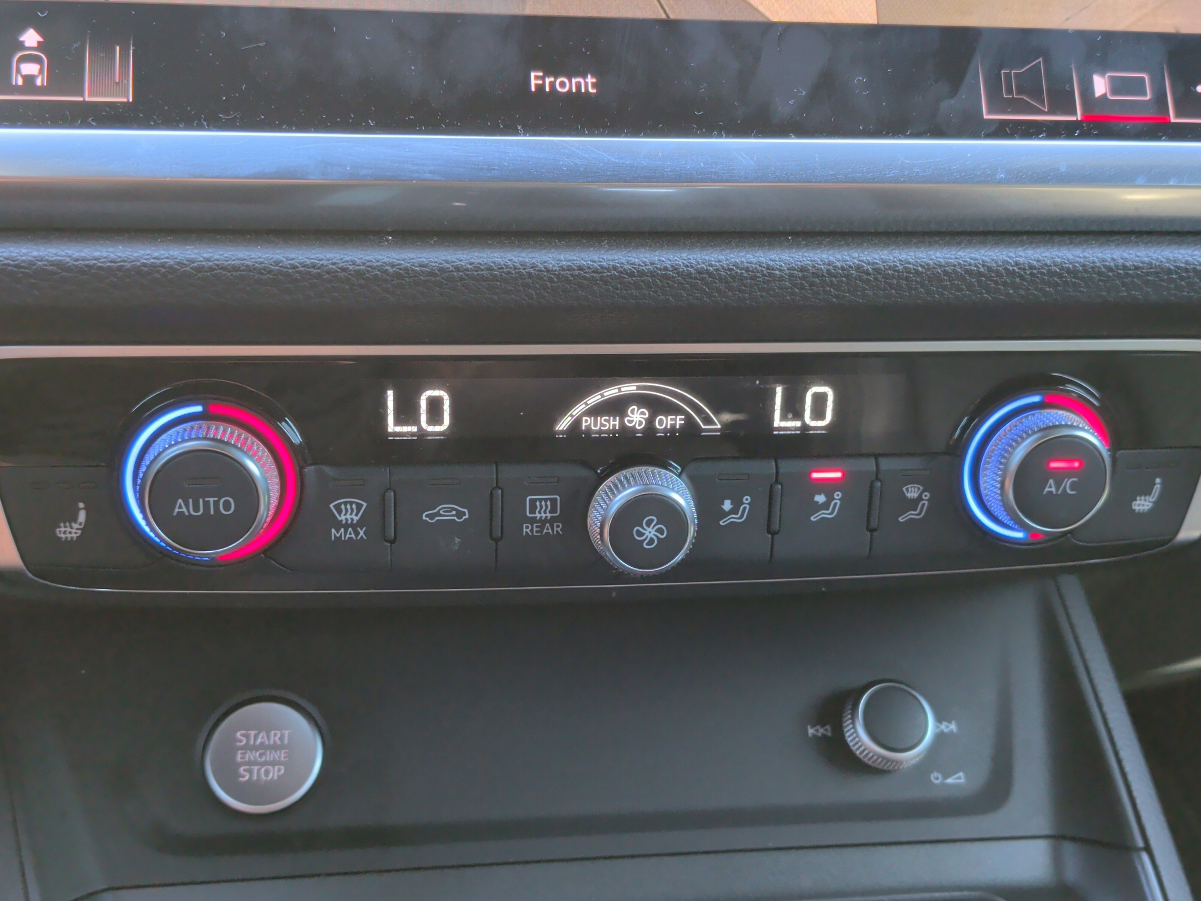 Used 2020 Audi Q3 2.0T Prestige w/ Prestige Package image 24