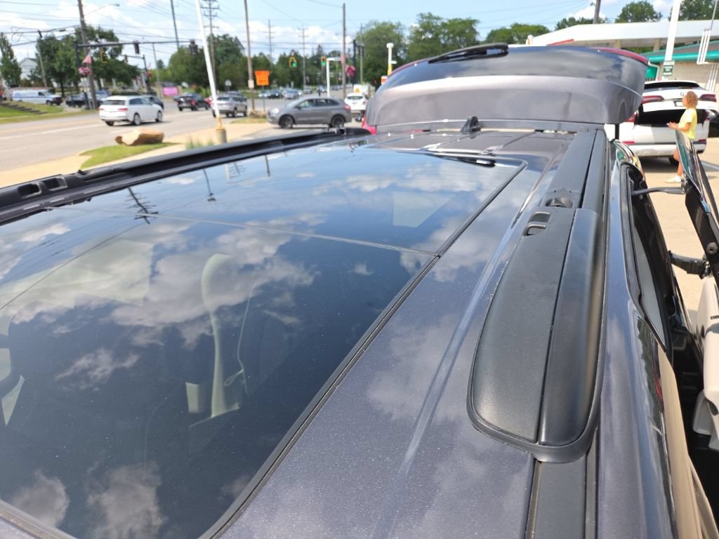 Certified 2023 Chrysler Pacifica Limited w/ Uconnect Theater Family Group AWD/4WD image 34