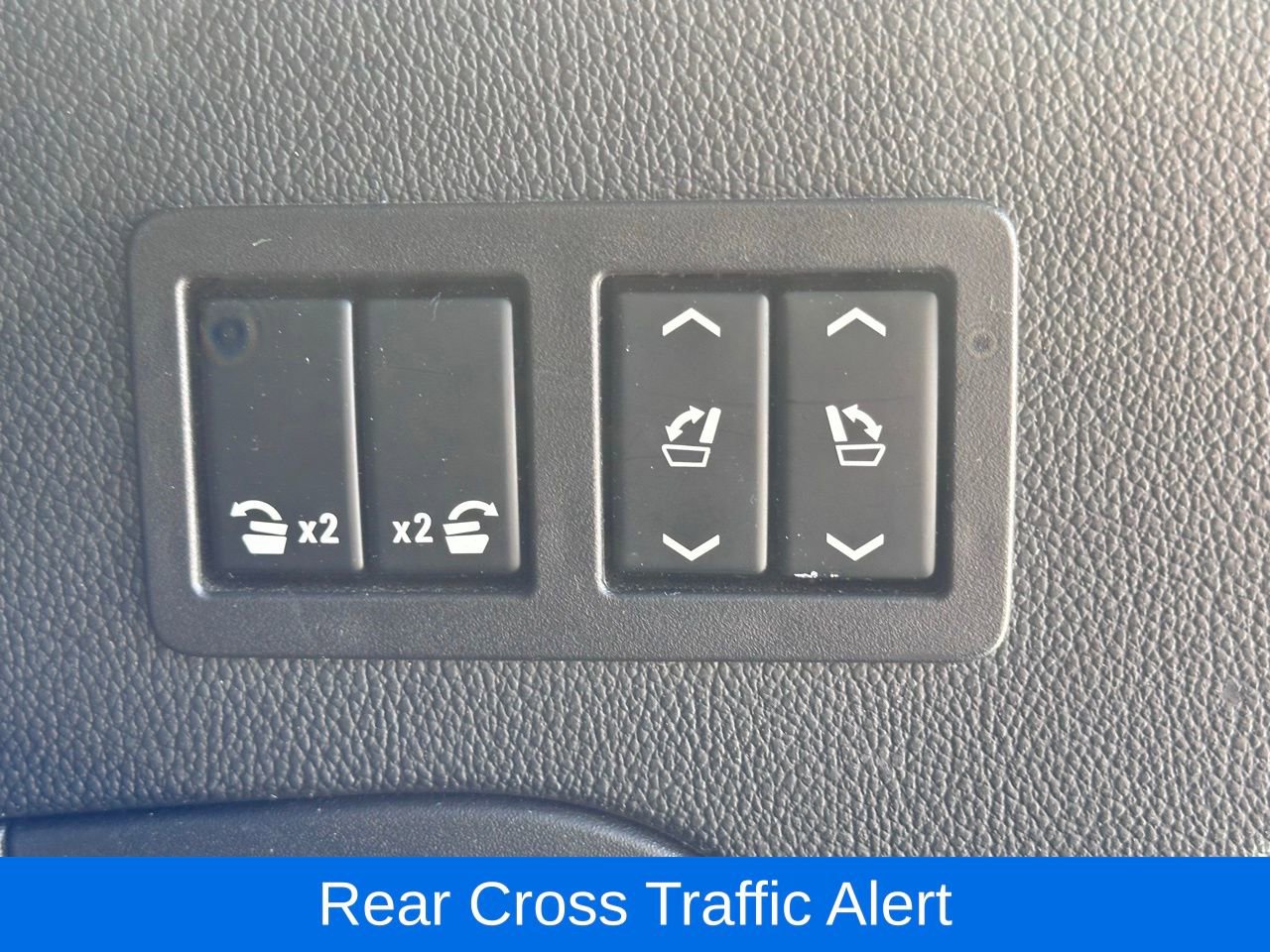 Used 2020 Cadillac Escalade Luxury w/ Escalade Sport Edition image 14